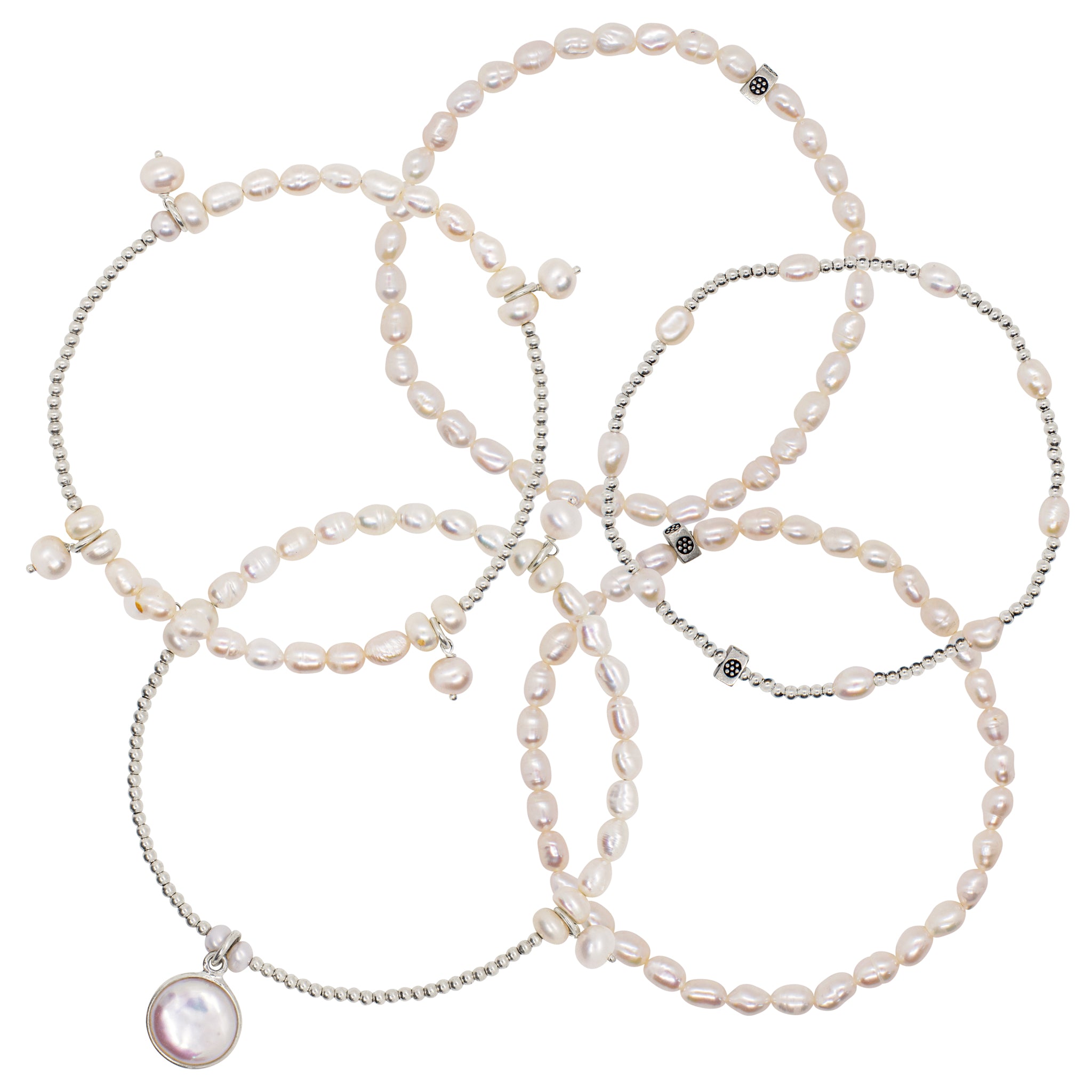 The "It" Pearl Bracelet Set