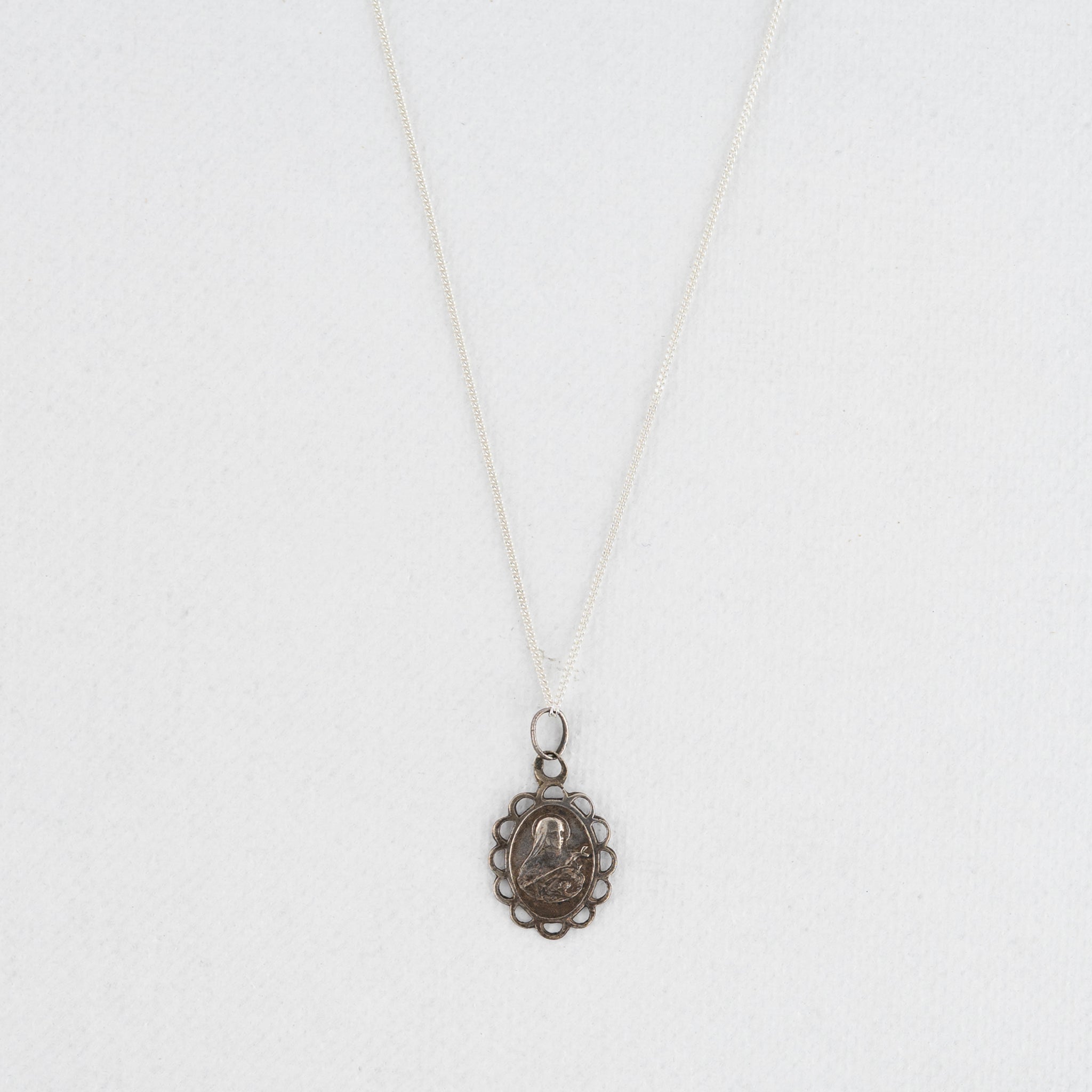 Vintage Medal Saint Therese v275