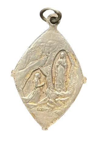 Vintage Medal Notre Dame de Lourdes v133