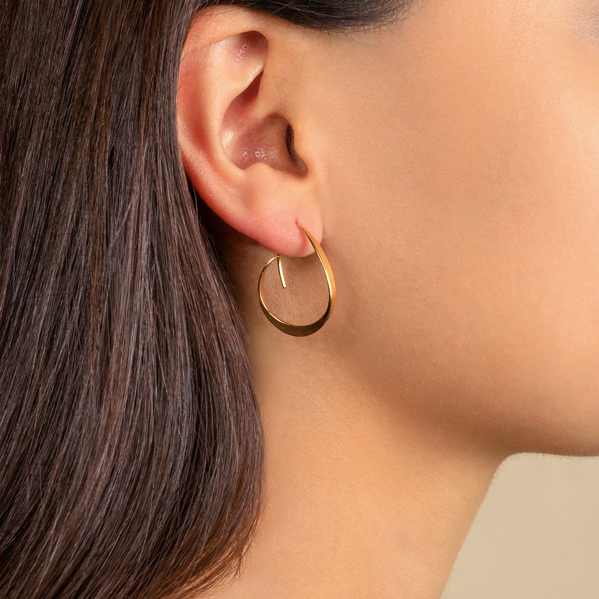 Abstract Arc Hoops in Gold - 1" L