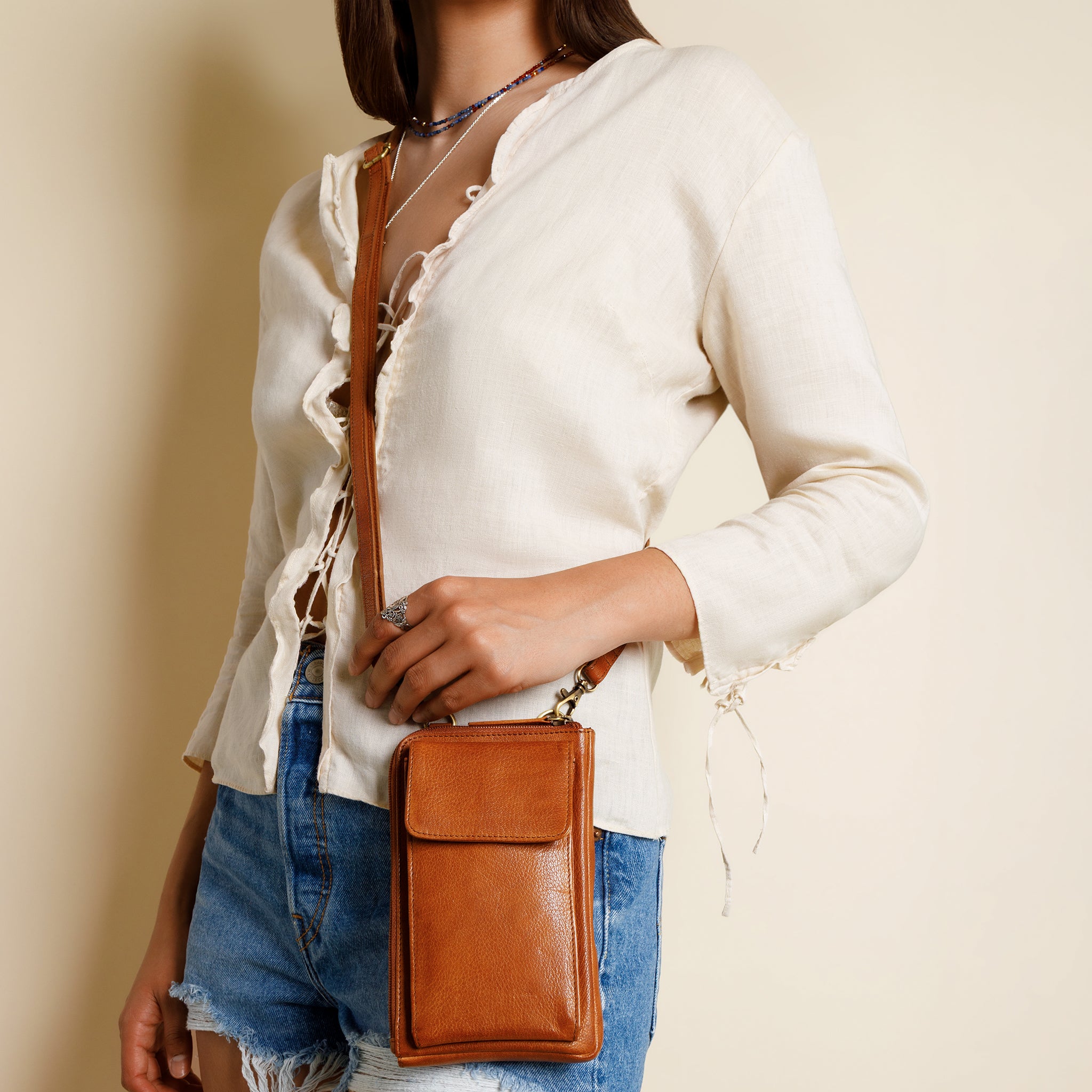 Adventure Bag in Tobacco Brown