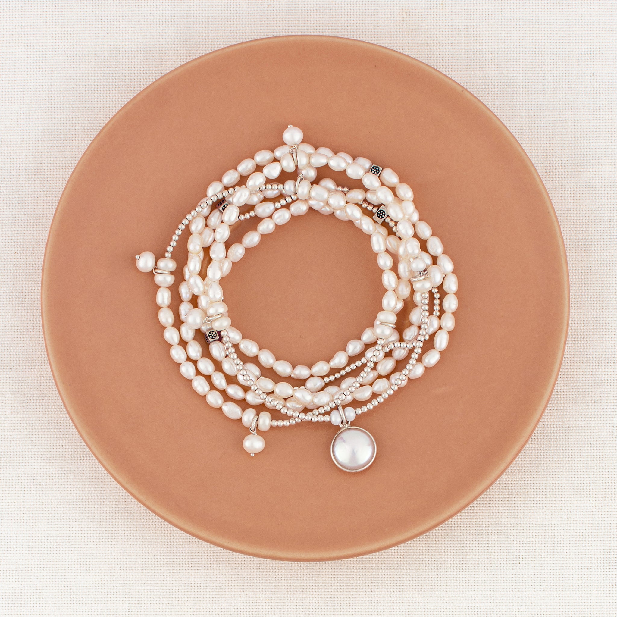 The "It" Pearl Bracelet Set