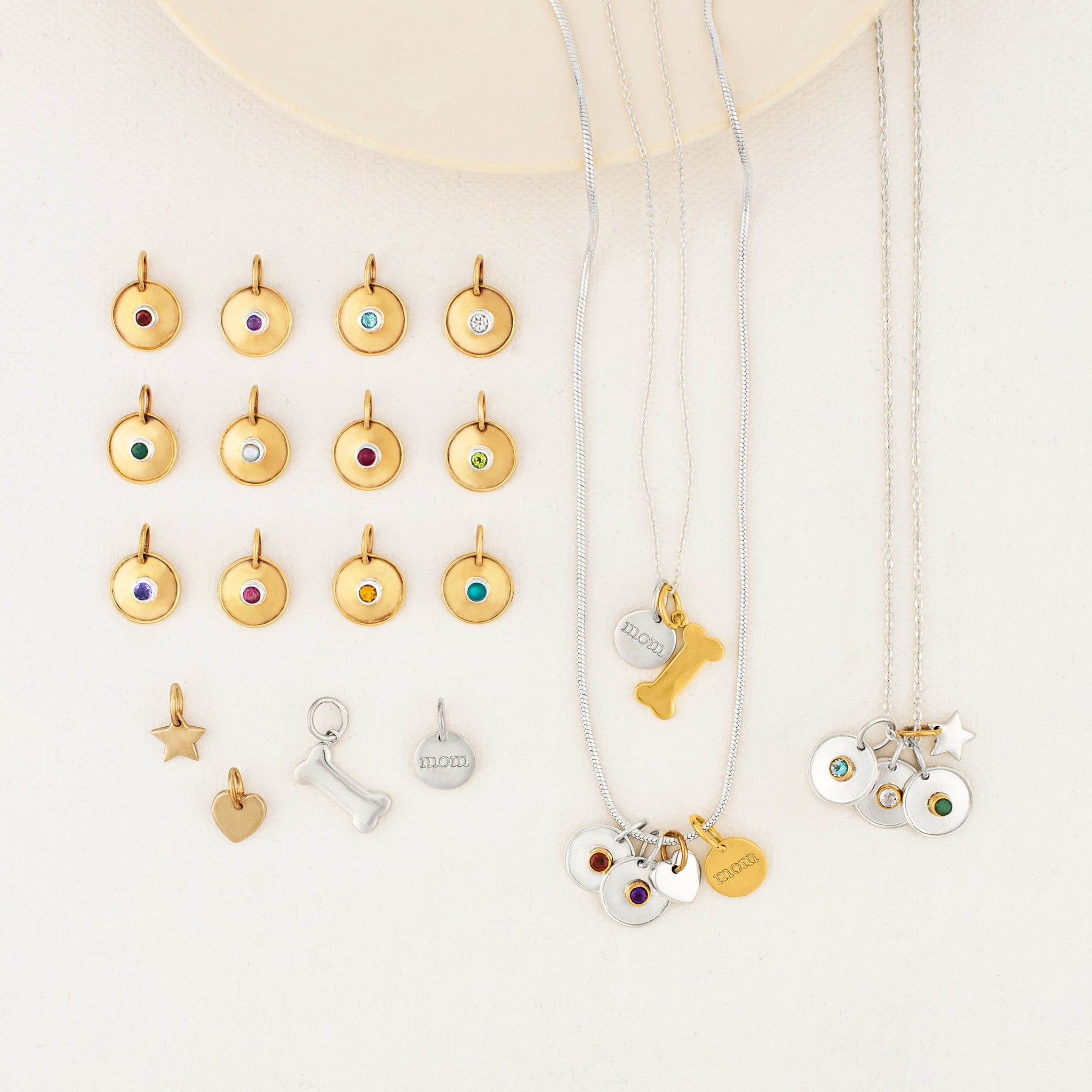 Mom Charm Pendant in Gold