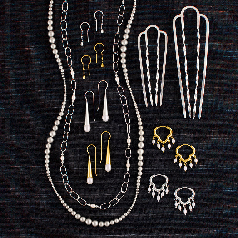Dripping Clicker Hoops in Pearl & Gold