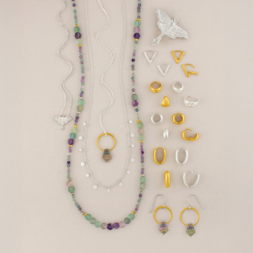 Vee Clicker Huggies in Silver