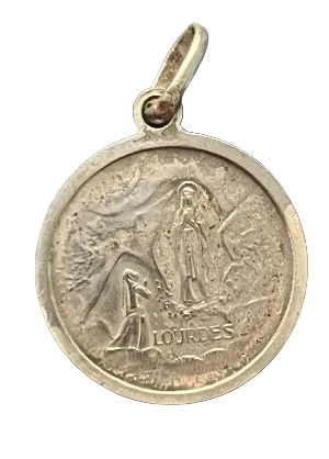 Vintage Medal Our Lady of Lourdes v135