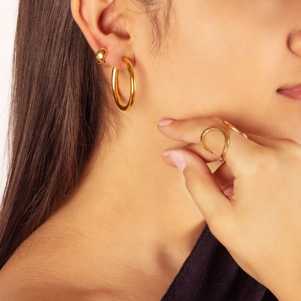 Low Profile Clicker Huggies in Gold - Wide