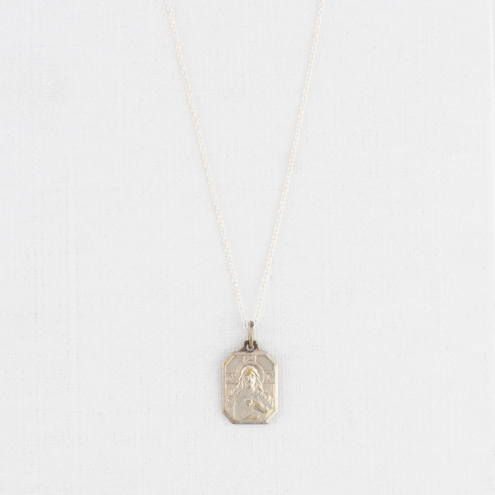 Vintage Medal Sacred Heart of Jesus v177