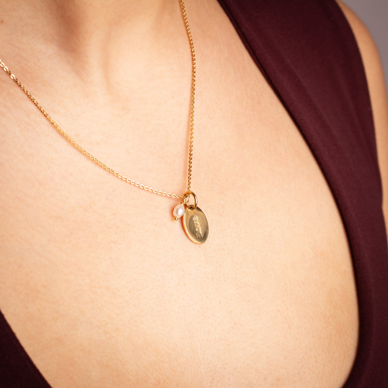 Love & Pearl Necklace in Gold