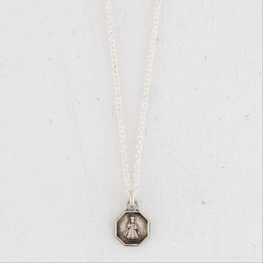 Vintage Medal Infant of Prague v147