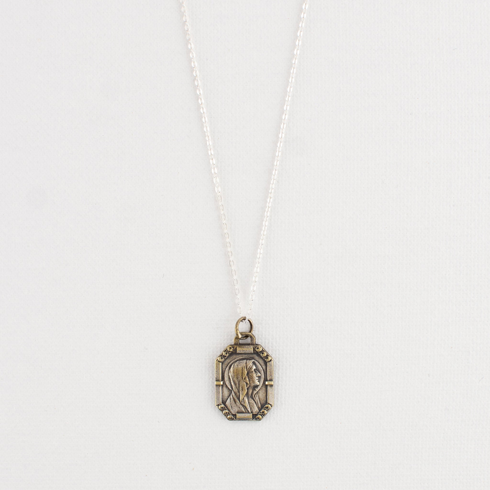 Vintage Medal Lourdes v252