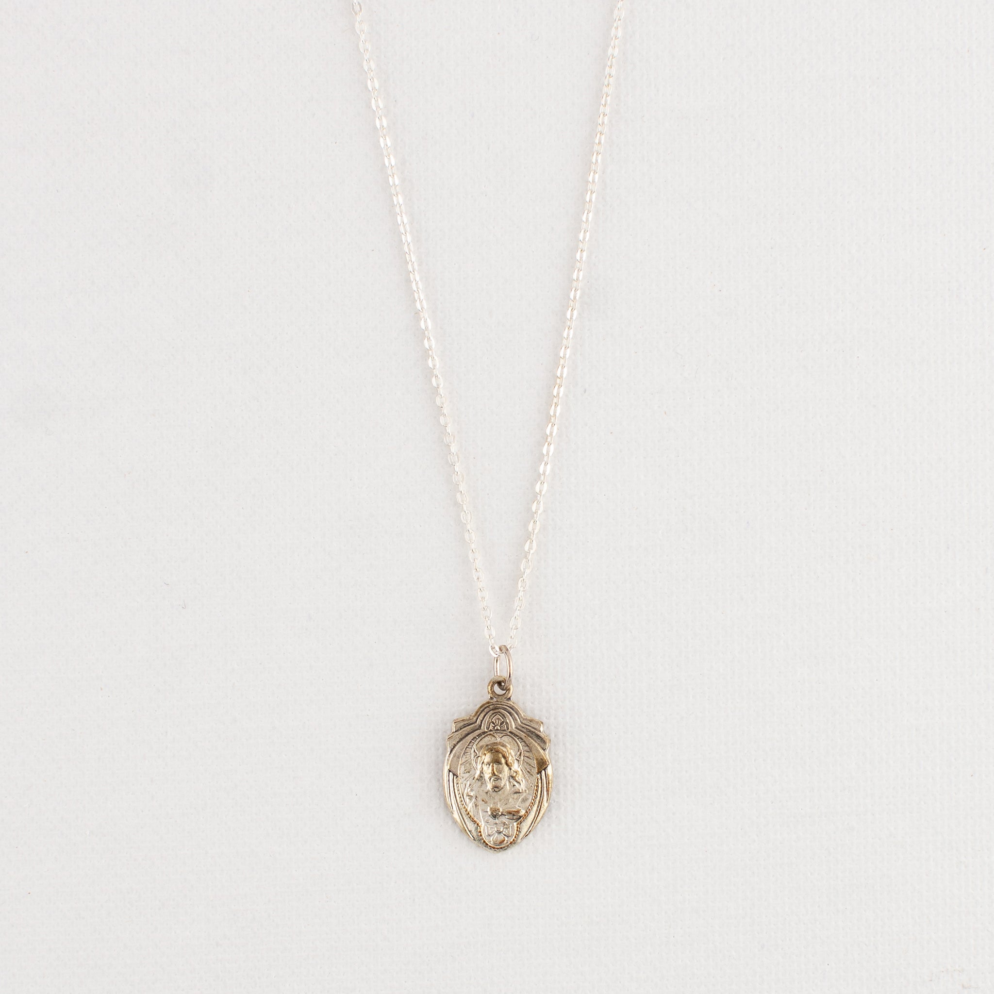 Vintage Medal Sacred Heart of Jesus v256