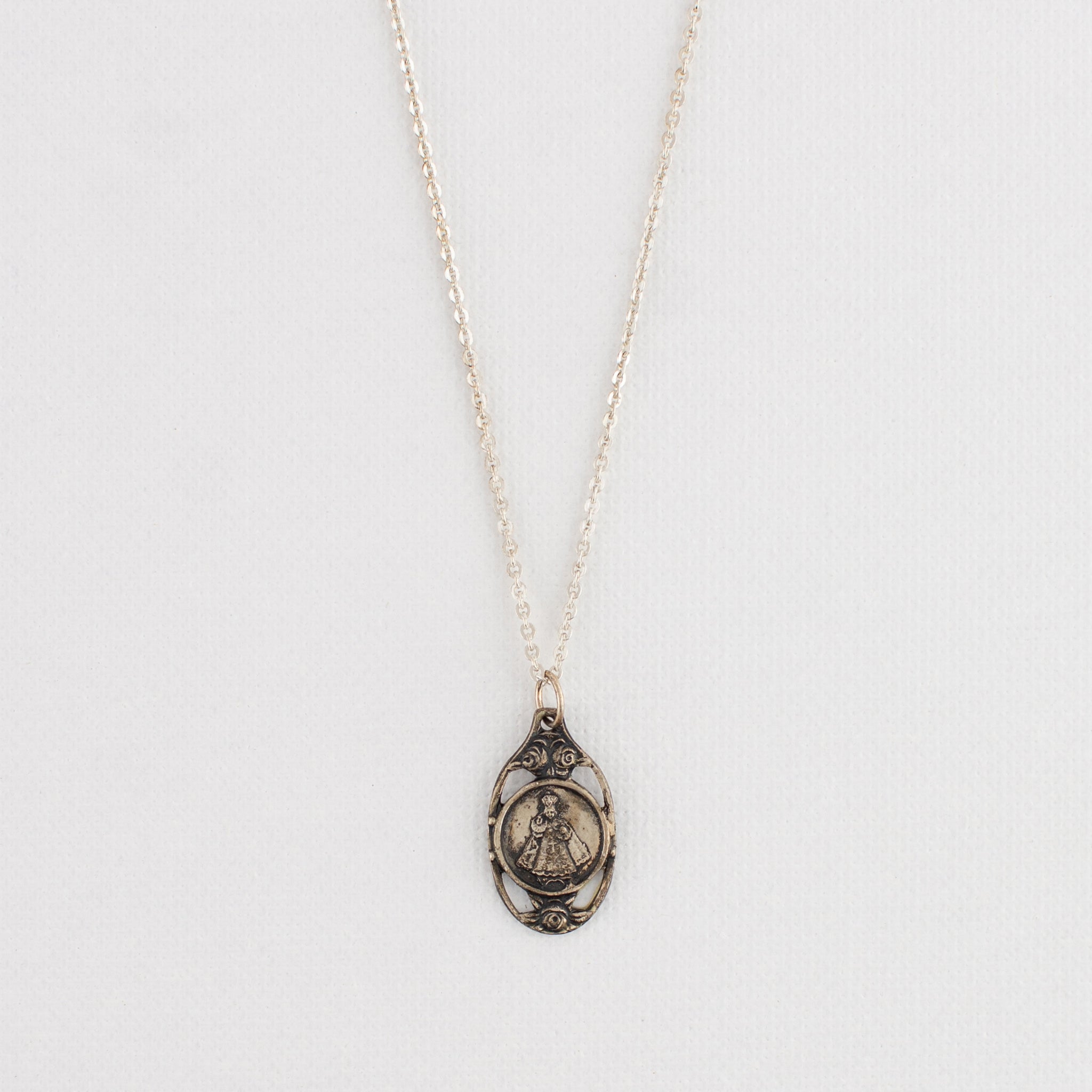 Vintage Medal Infant of Prague v269