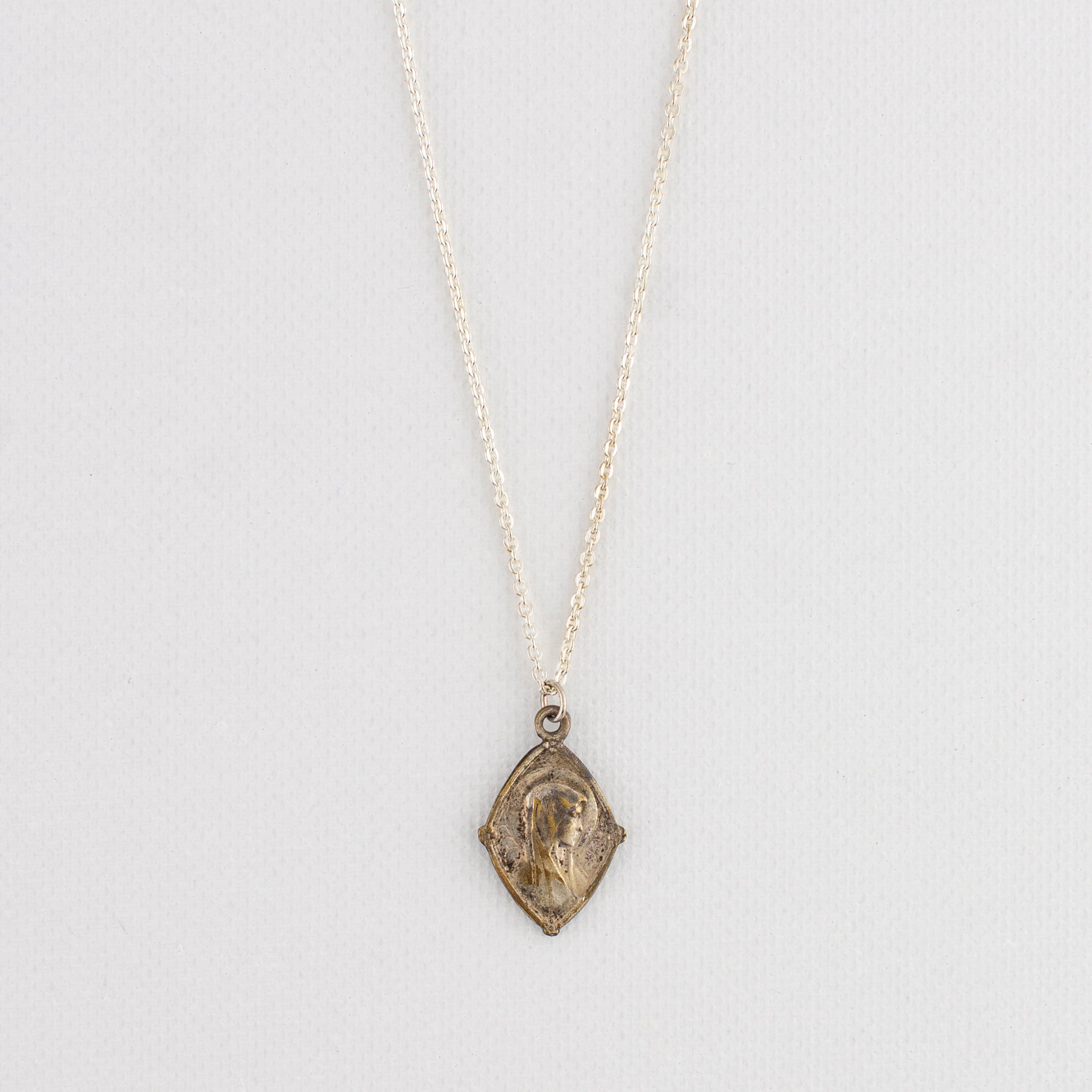 Vintage Medal Lourdes v270