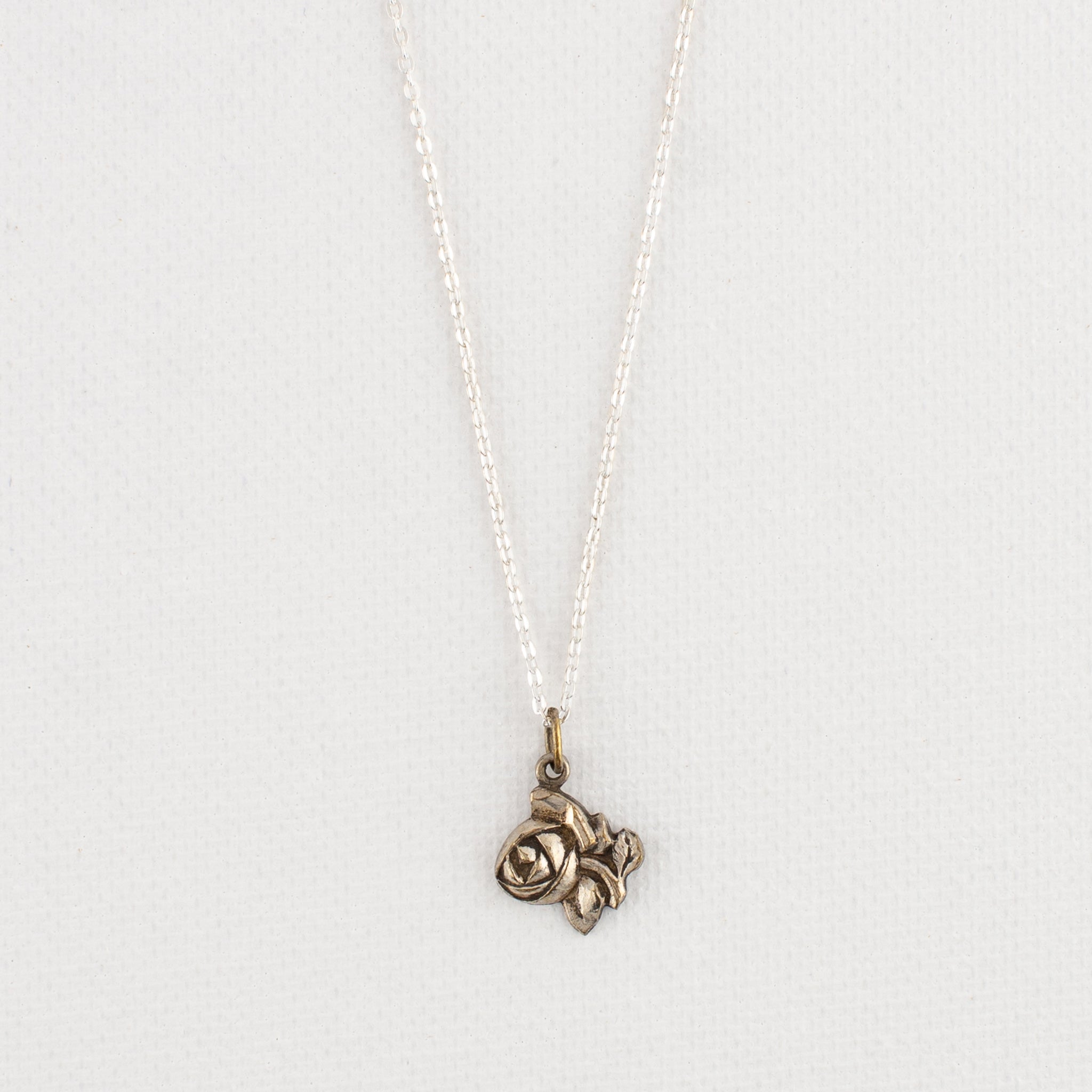 Vintage Medal Teresia Rosebud v286