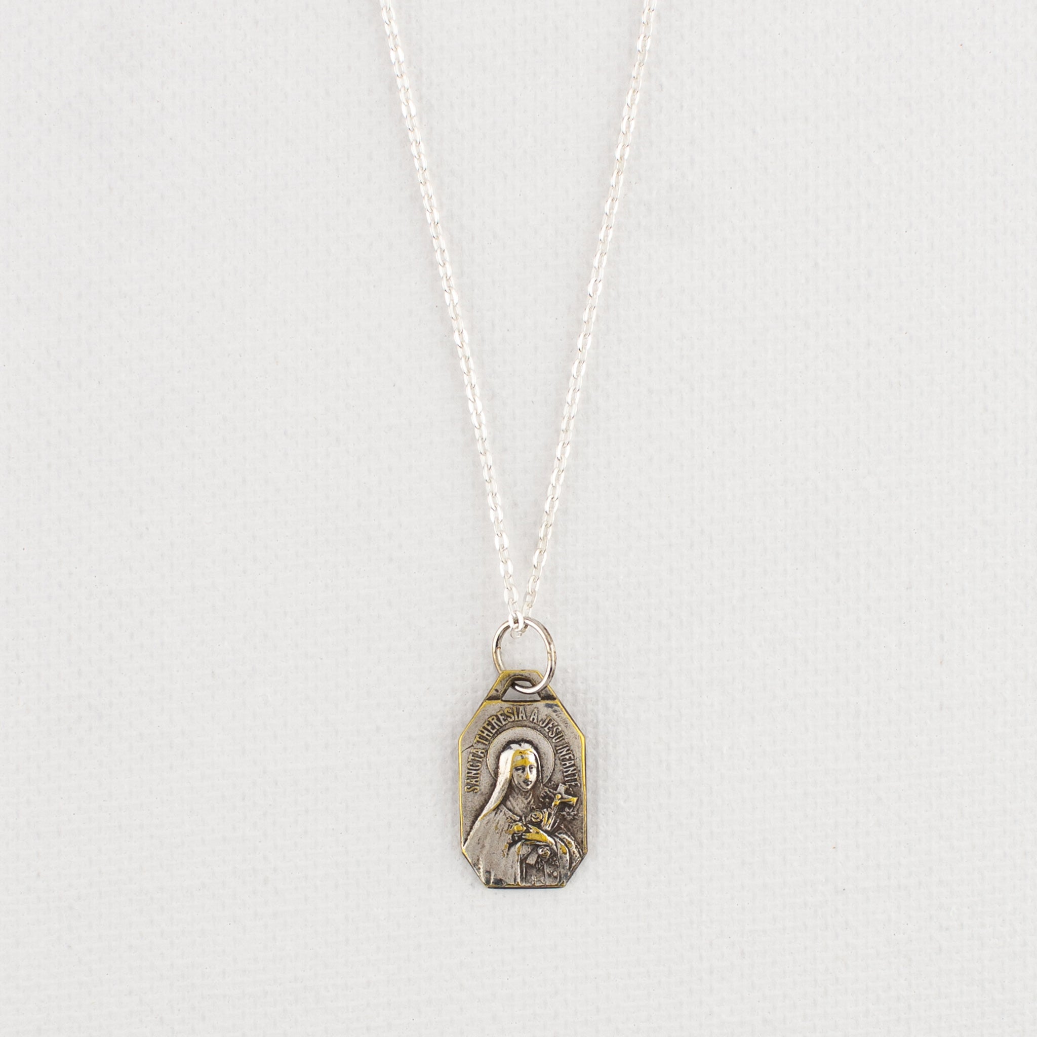 Vintage Medal Saint Therese v288