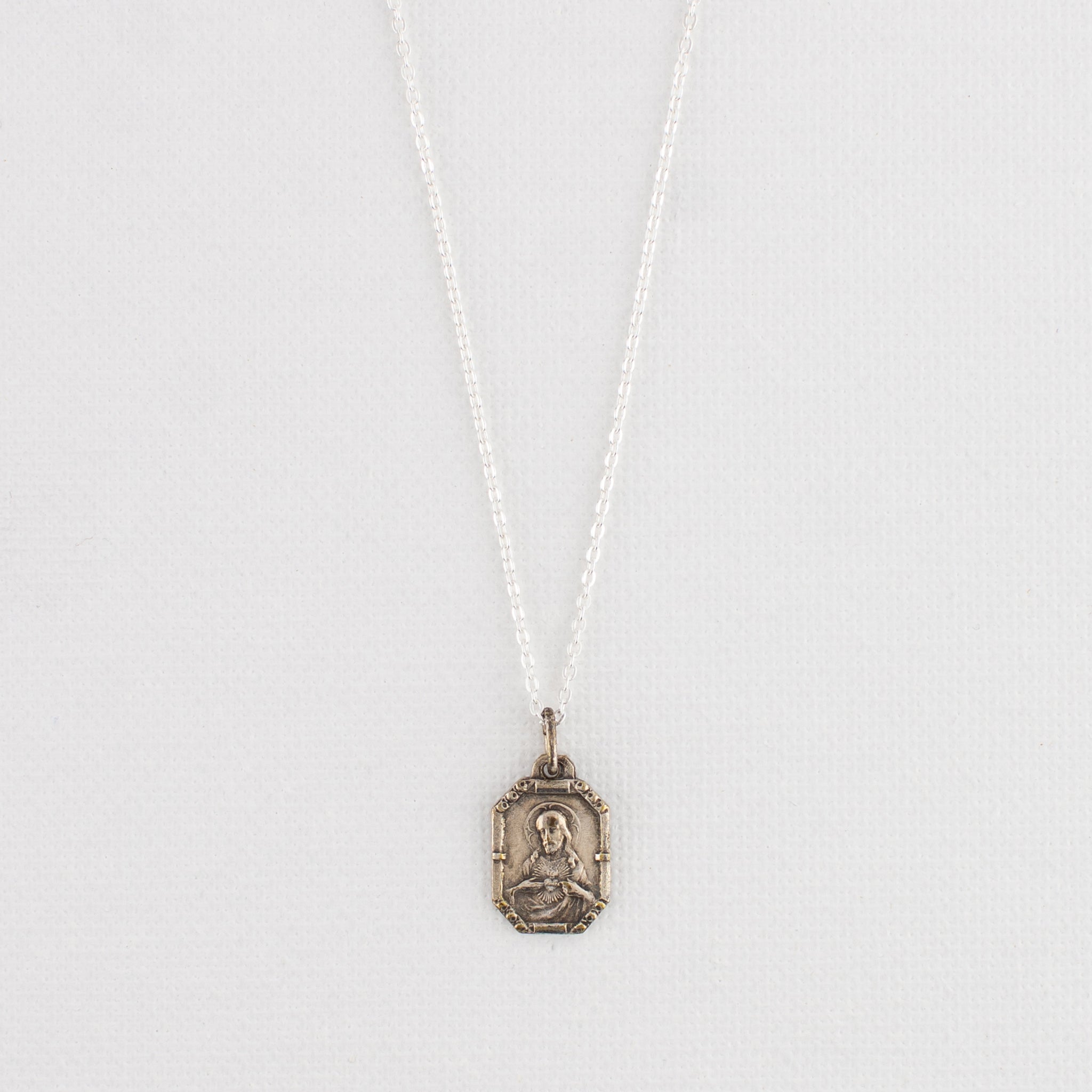 Vintage Medal Sacred Heart of Jesus  v291