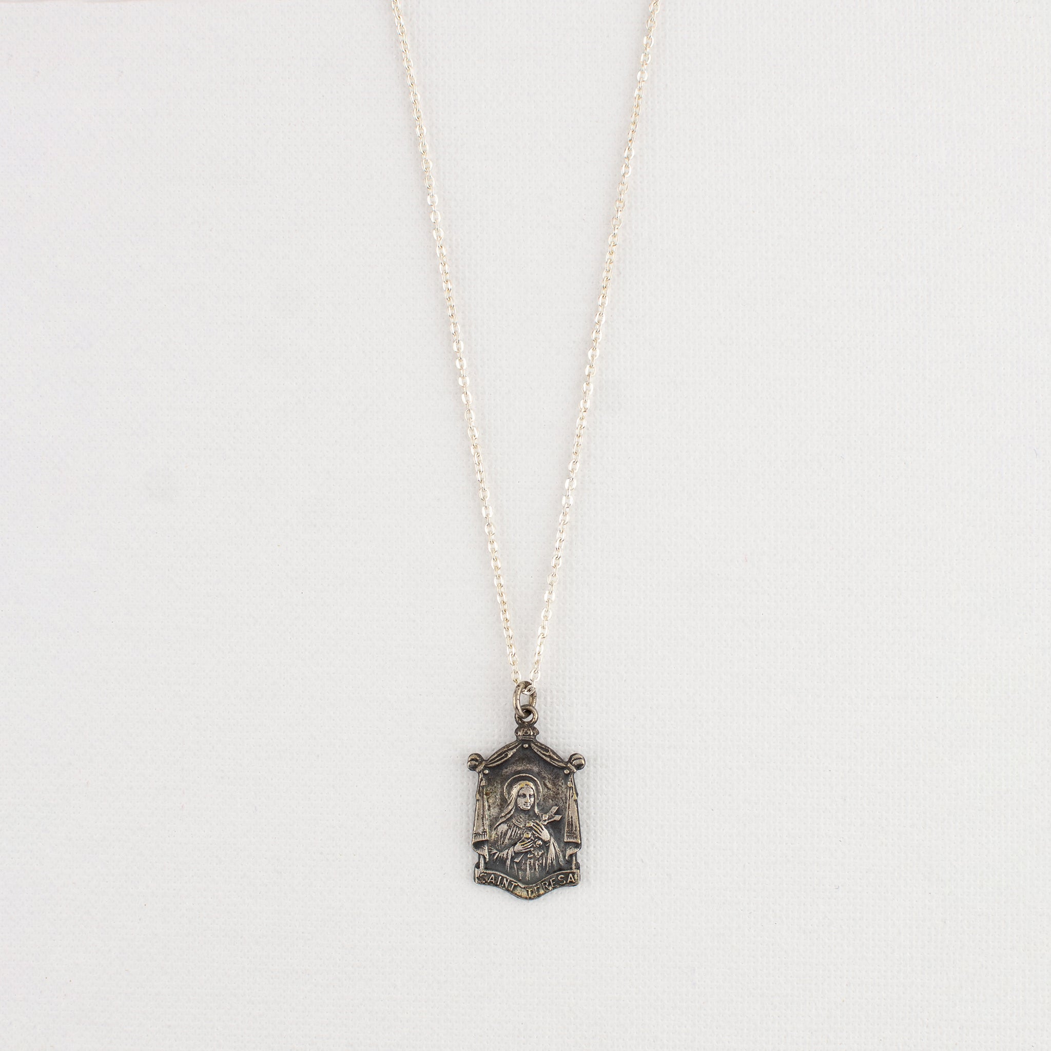 Vintage Medal Saint Therese v308