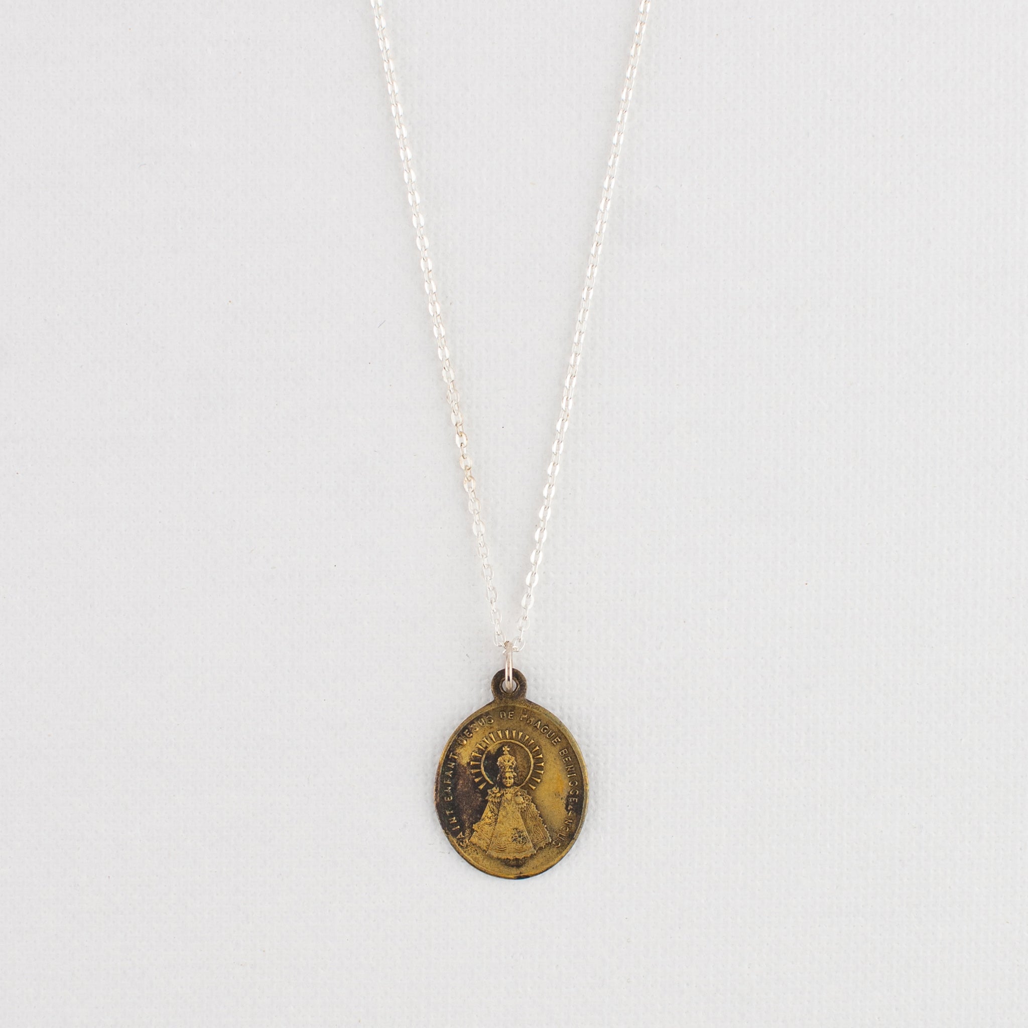 Vintage Medal Infant of Prague v320