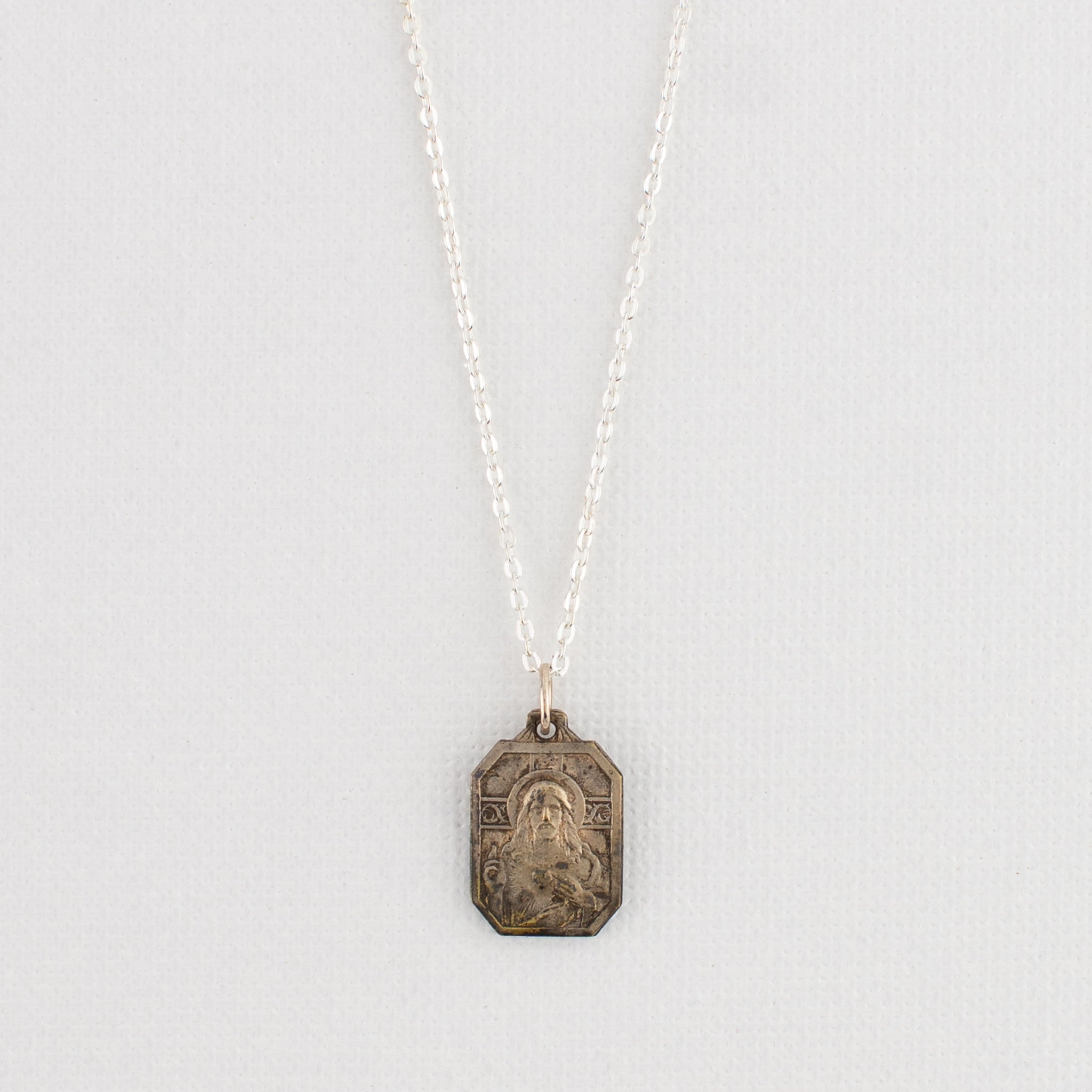 Vintage Medal Jesus Sacred Heart v322