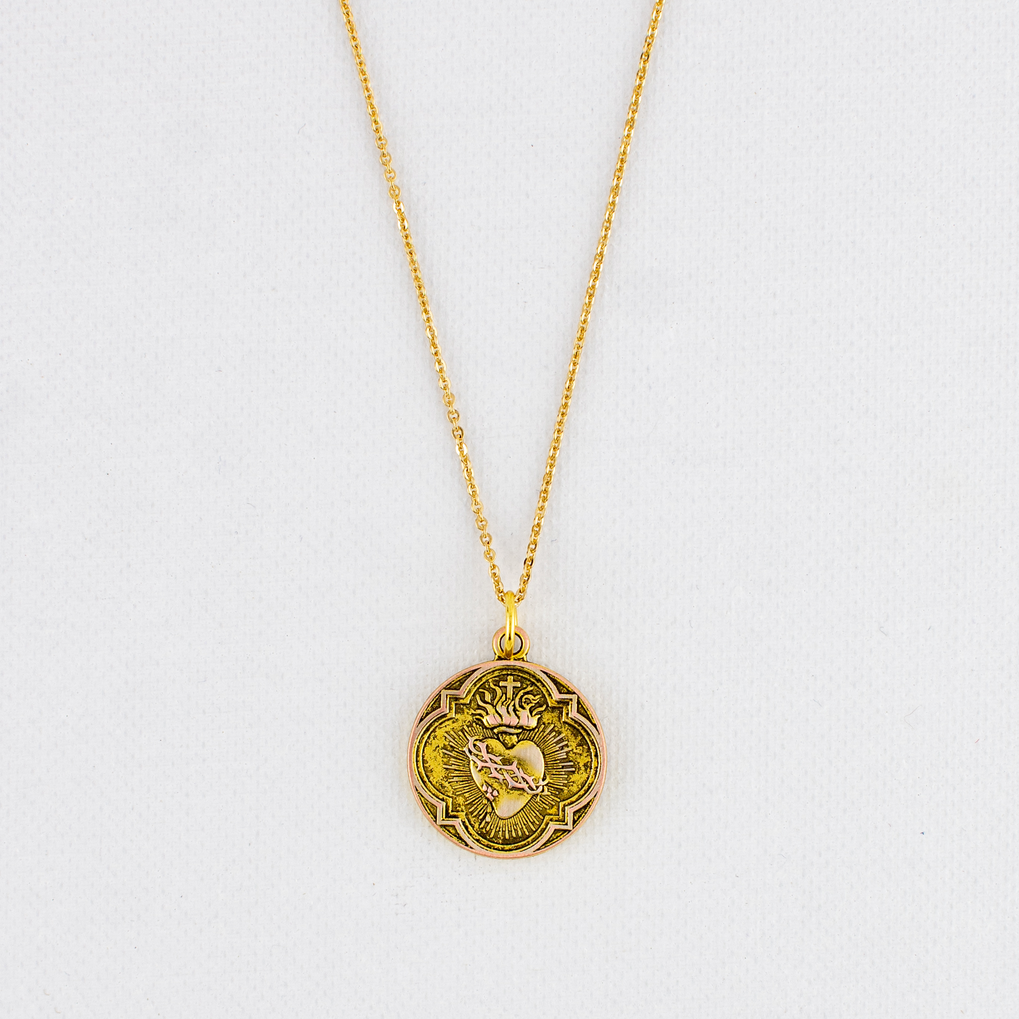 Vintage Medal Sacred Heart v326 - Gold