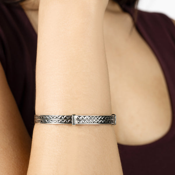 Cinching Belt Bangle in Antiqued Silver - Braided Pattern