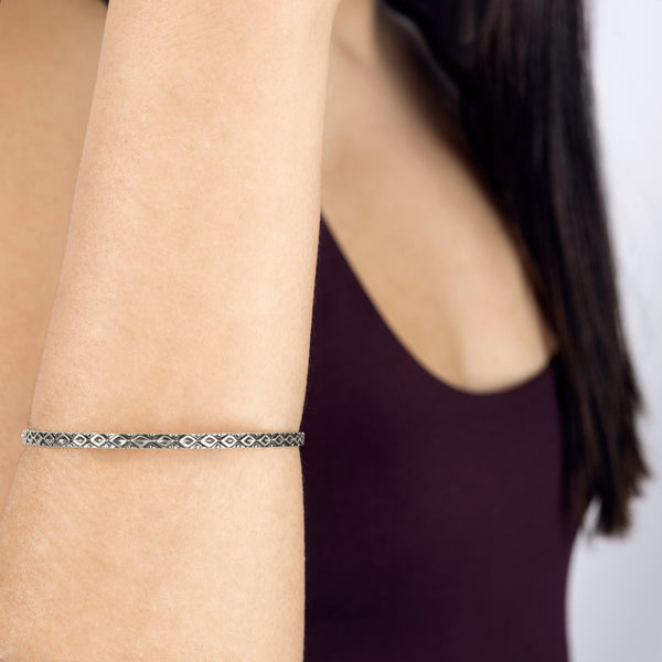 Unhinged Bangle Antiqued Silver - Square Pattern