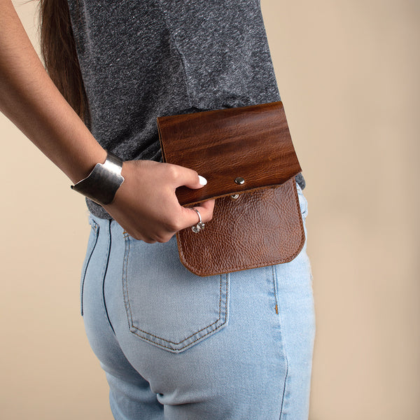 Hands-Free Hip Clip Bag in Brown