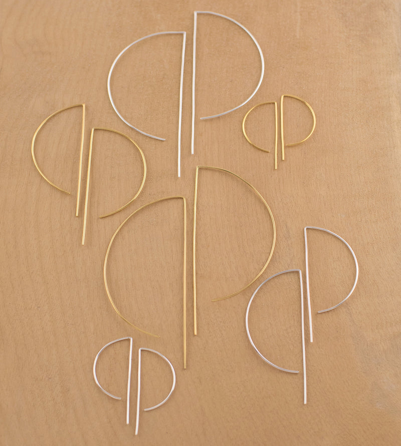 D Wire Hoop Earrings in Gold - 3 ½"